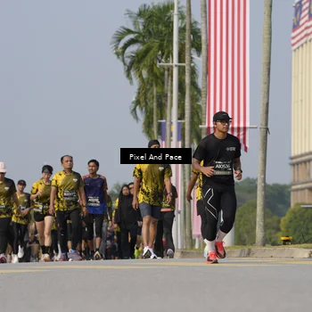 Runner Photo 6525338