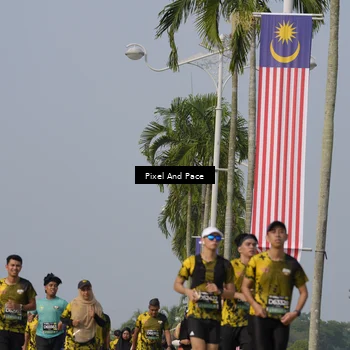 Runner Photo 6525402