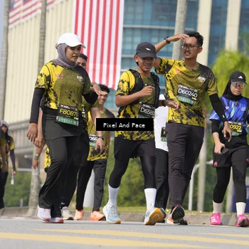Runner Photo 6527072