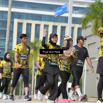 Runner Photo 6528340