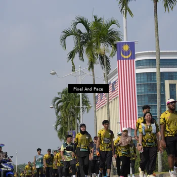 Runner Photo 6528400