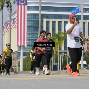 Runner Photo 6528696