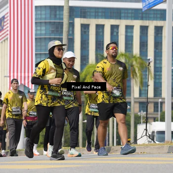 Runner Photo 6529480