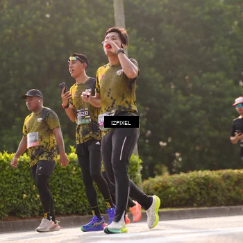 Runner Photo 6530449
