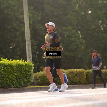Runner Photo 6530471