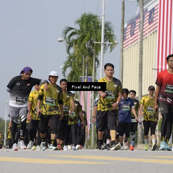 Runner Photo 6532010
