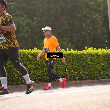 Runner Photo 6532233