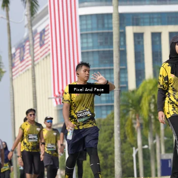 Runner Photo 6533592
