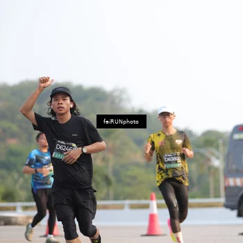 Runner Photo 6534376