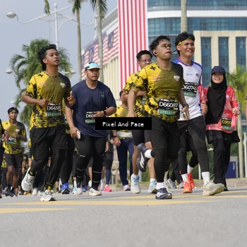 Runner Photo 6534475