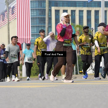 Runner Photo 6534600
