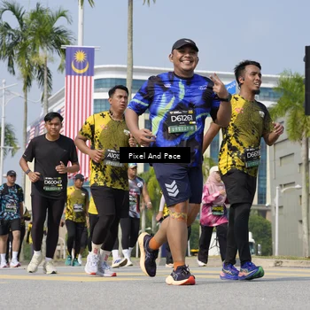 Runner Photo 6537159