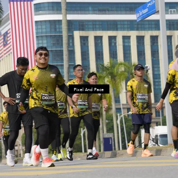 Runner Photo 6537453