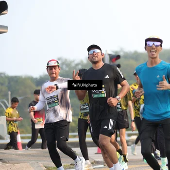 Runner Photo 6540031