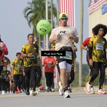 Runner Photo 6540086