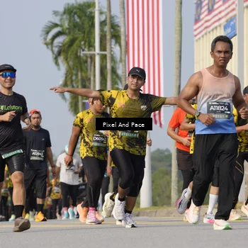 Runner Photo 6540243