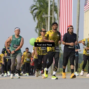 Runner Photo 6540257