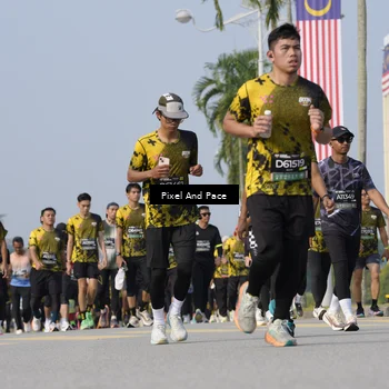 Runner Photo 6540344