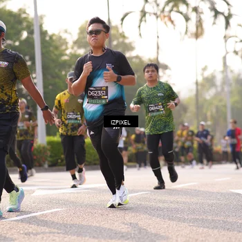 Runner Photo 6540433