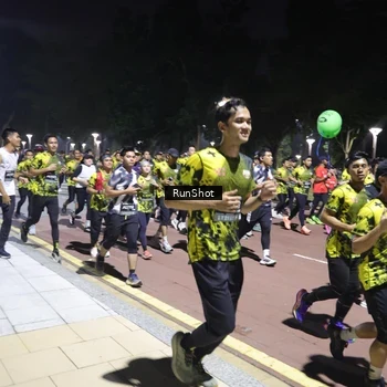 Runner Photo 6541135