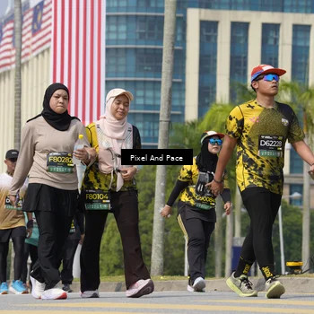 Runner Photo 6542084