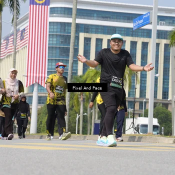 Runner Photo 6542110