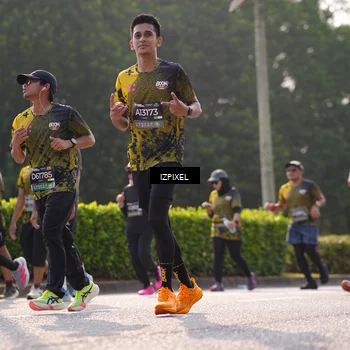 Runner Photo 6542172