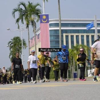 Runner Photo 6542222