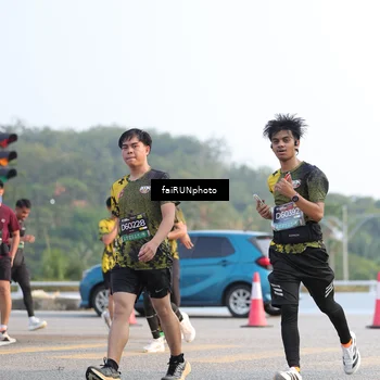 Runner Photo 6542237