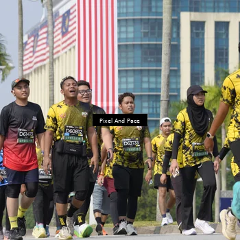 Runner Photo 6542307