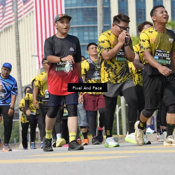 Runner Photo 6542311