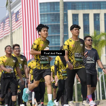 Runner Photo 6542323