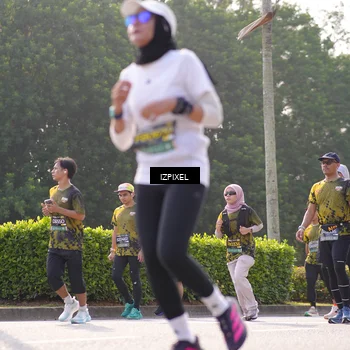 Runner Photo 6542354
