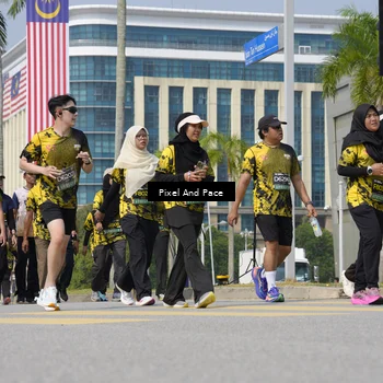 Runner Photo 6542400