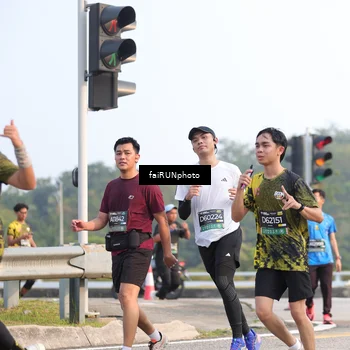 Runner Photo 6542421