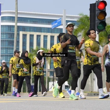 Runner Photo 6542431