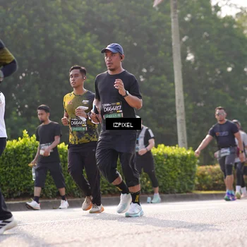 Runner Photo 6542435