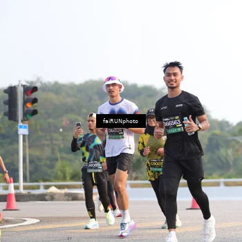 Runner Photo 6542472