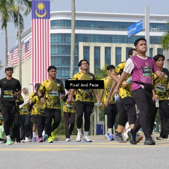 Runner Photo 6542475