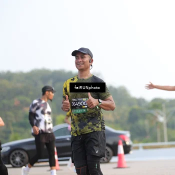 Runner Photo 6542875
