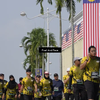 Runner Photo 6543011