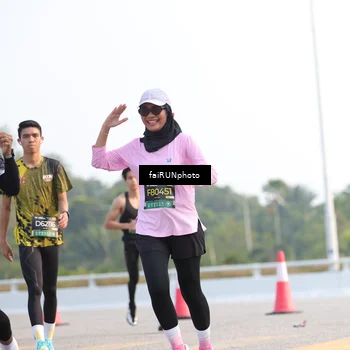 Runner Photo 6543023