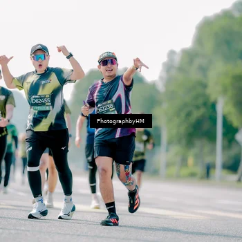Runner Photo 6543412