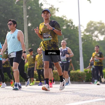 Runner Photo 6543458