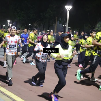 Runner Photo 6543473