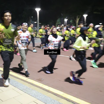 Runner Photo 6543476