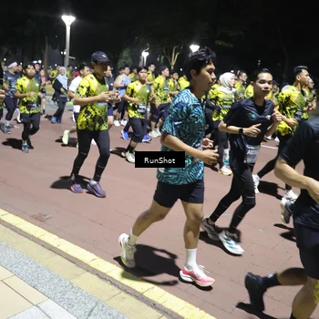 Runner Photo 6543875