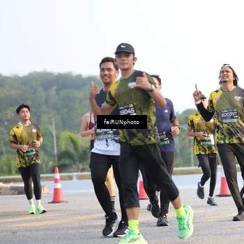 Runner Photo 6543944