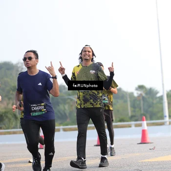 Runner Photo 6543998