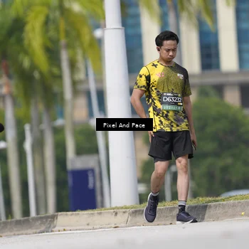 Runner Photo 6544023